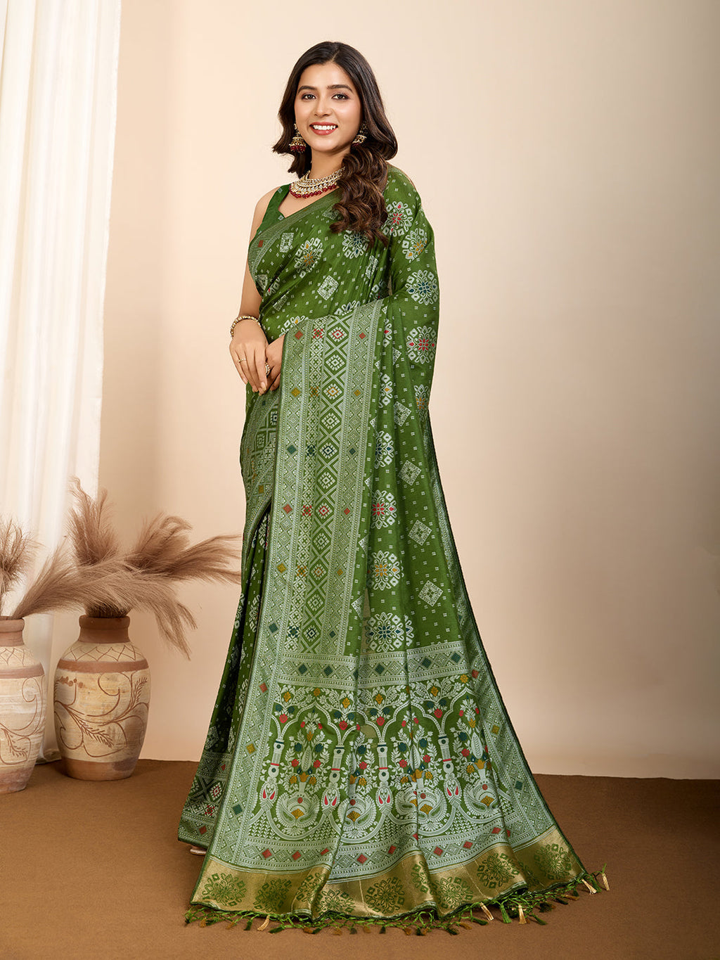 Vedant Vastram Maslin Dola Silk Kanjeevaram Silk Saree - Mahendi
