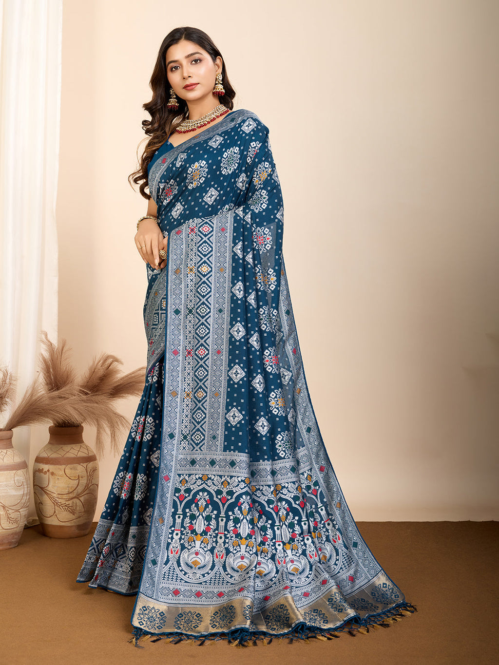 Vedant Vastram Maslin Dola Silk Kanjeevaram Silk Saree - Navy