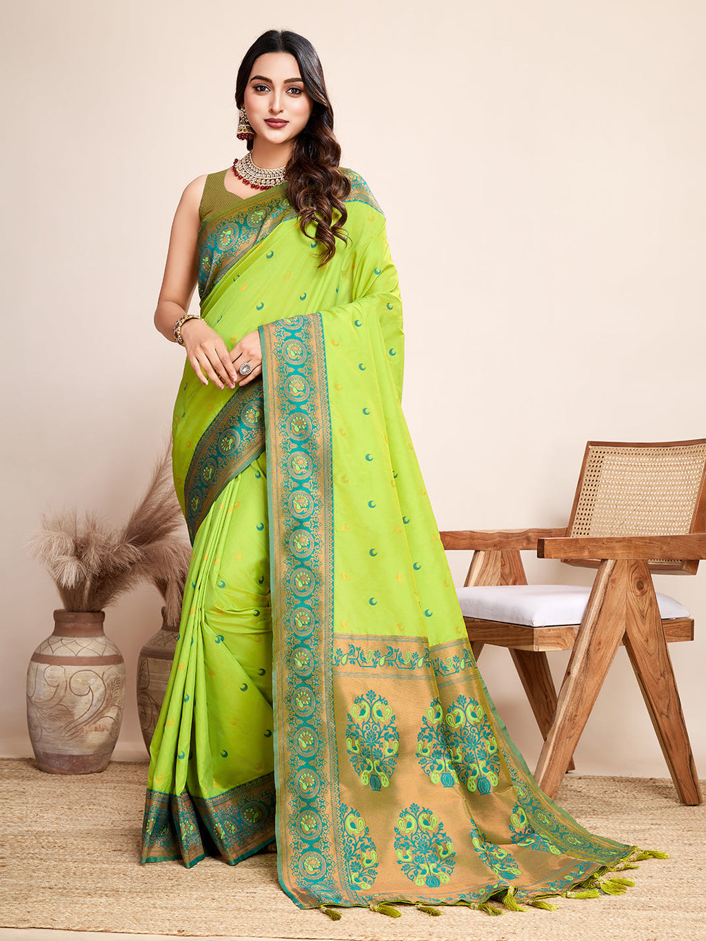 Vedant Vastram Soft Litchi Silk Kanjeevaram Silk Saree - Parrot