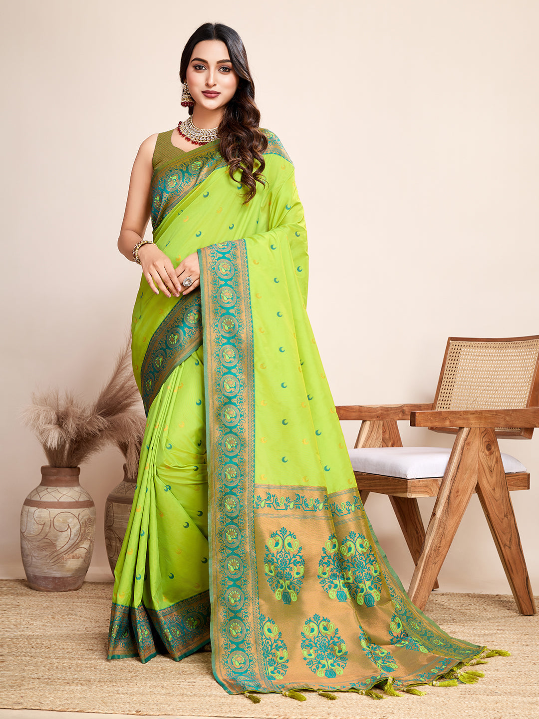 Vedant Vastram Soft Litchi Silk Kanjeevaram Silk Saree - Parrot