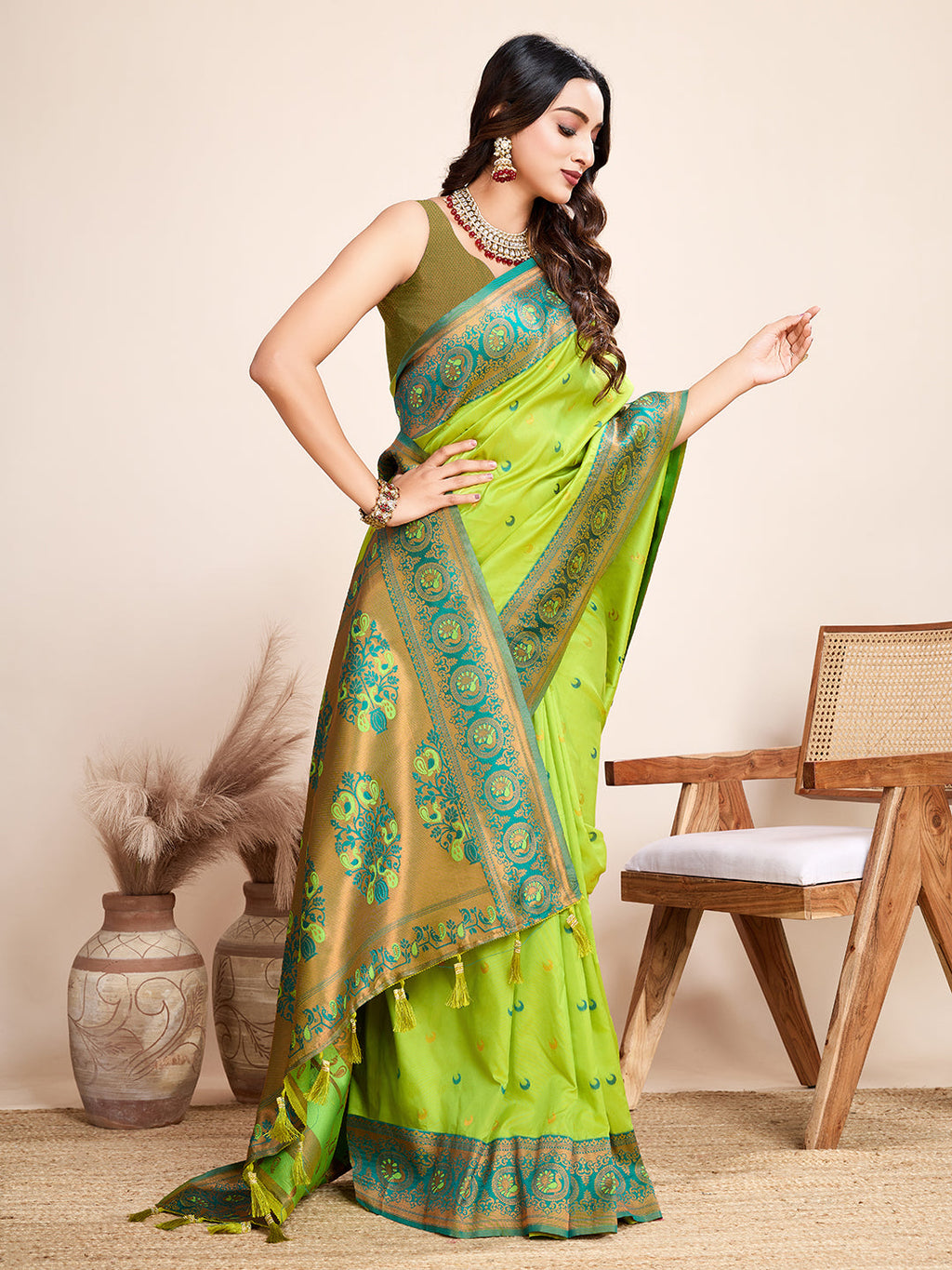 Vedant Vastram Soft Litchi Silk Kanjeevaram Silk Saree - Parrot