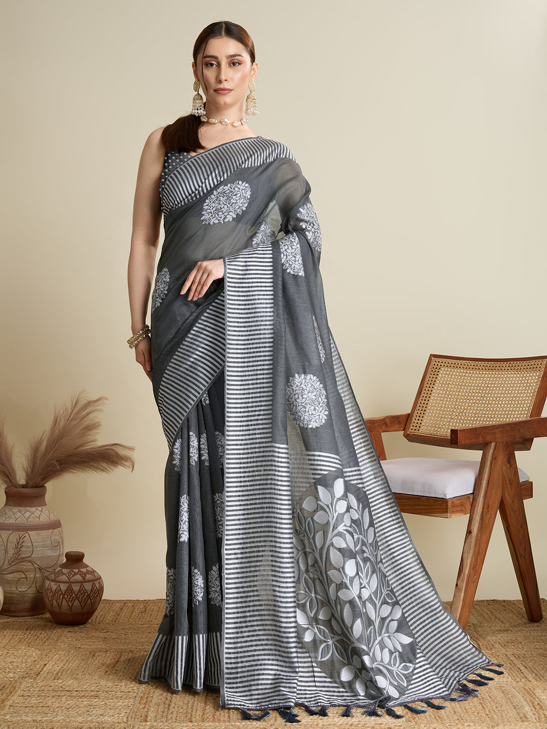 Vedant Vastram Art Silk Fancy Jacquard Saree - Grey - Distacart