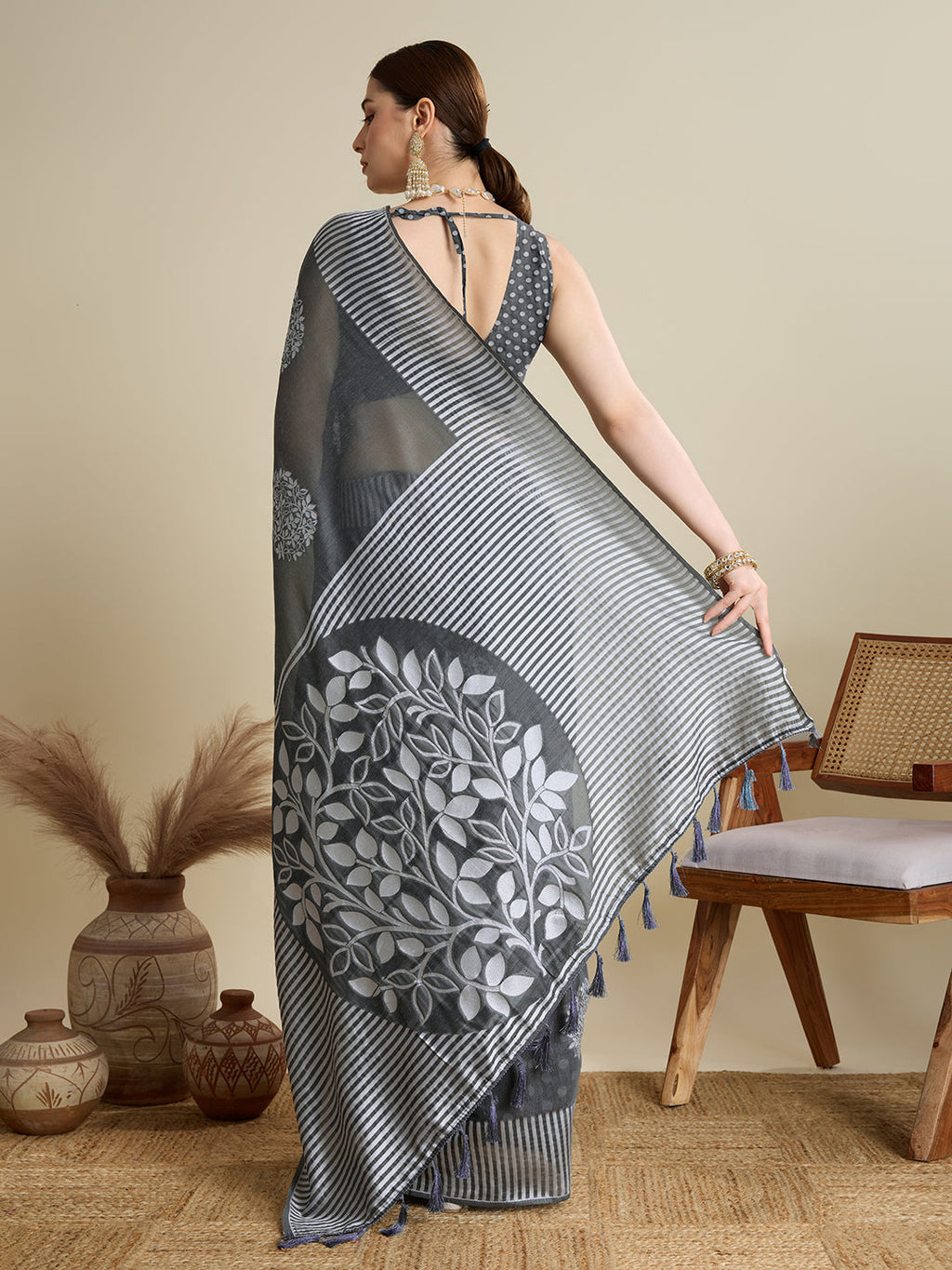 Vedant Vastram Art Silk Fancy Jacquard Saree - Grey - Distacart