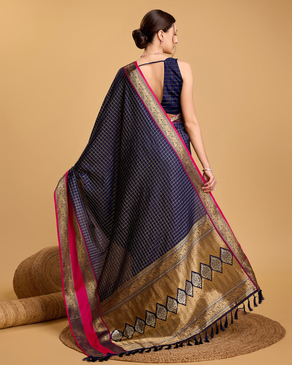 Vedant Vastram Soft Litchi Silk Banarasi Silk Saree - Navy