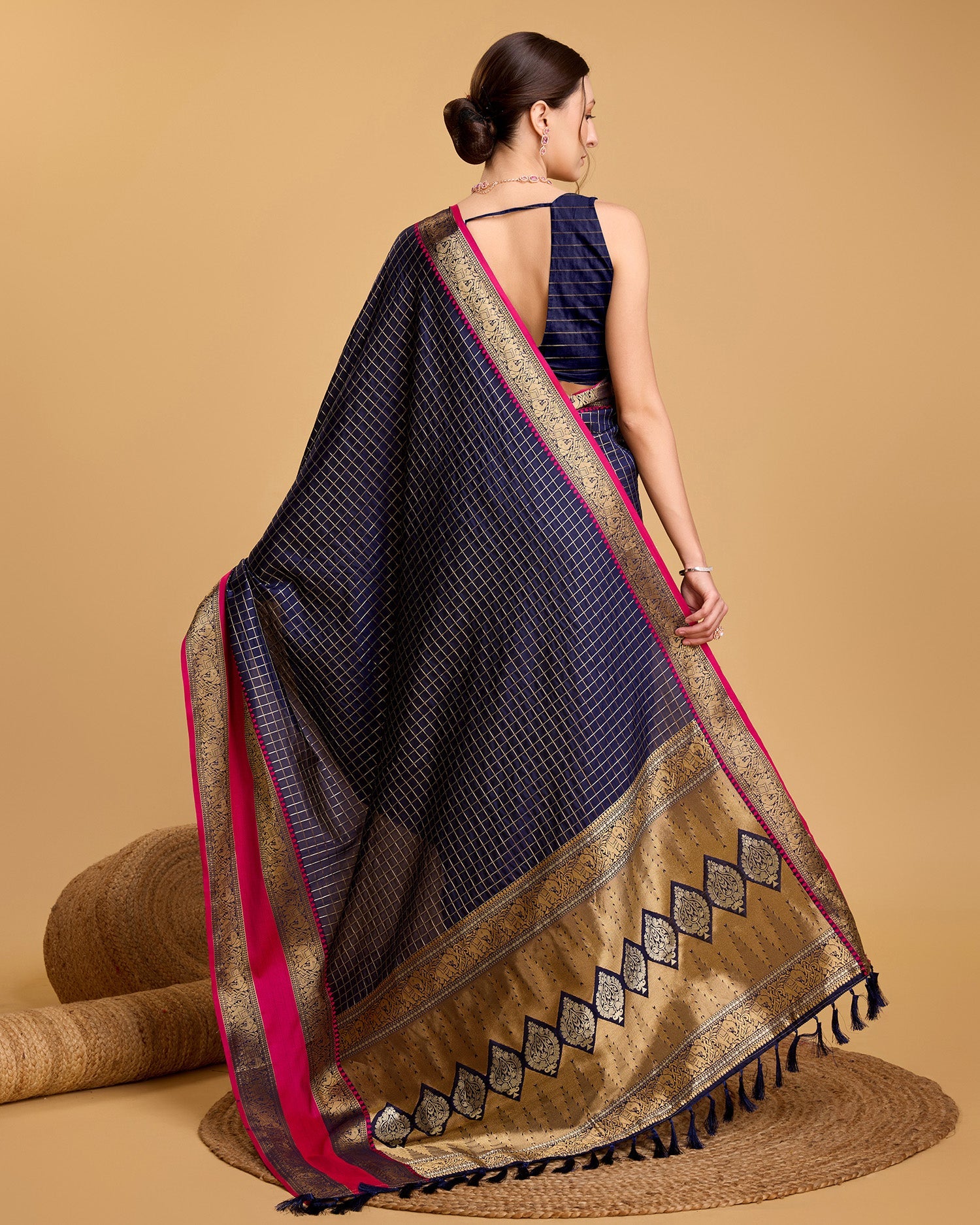 Vedant Vastram Soft Litchi Silk Banarasi Silk Saree - Navy