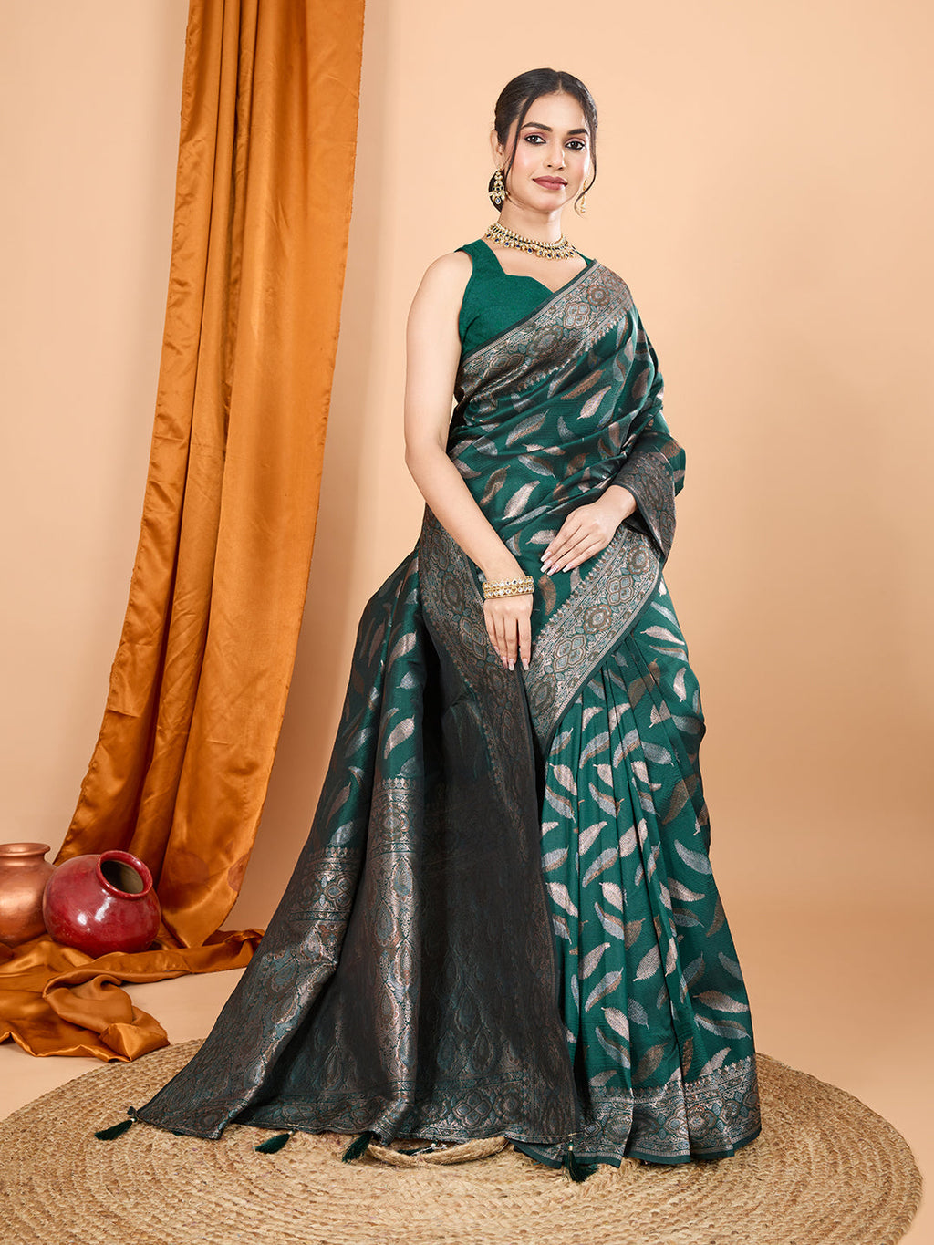 Vedant Vastram Soft Litchi Silk Banarasi Silk Jacquard Saree - Green - Distacart