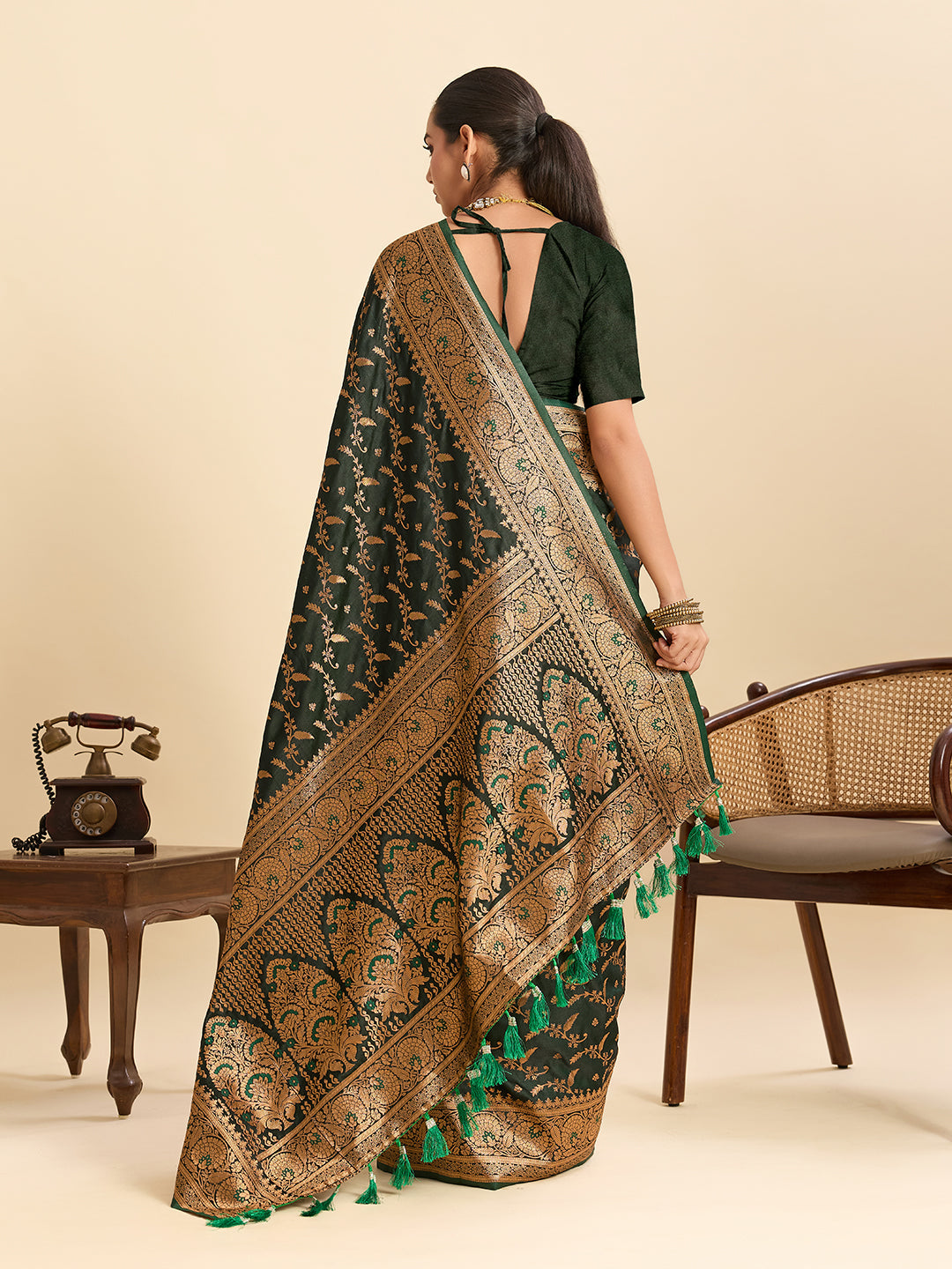 Vedant Vastram Soft Litchi Silk Banarasi Silk Jacquard Saree - Green - Distacart