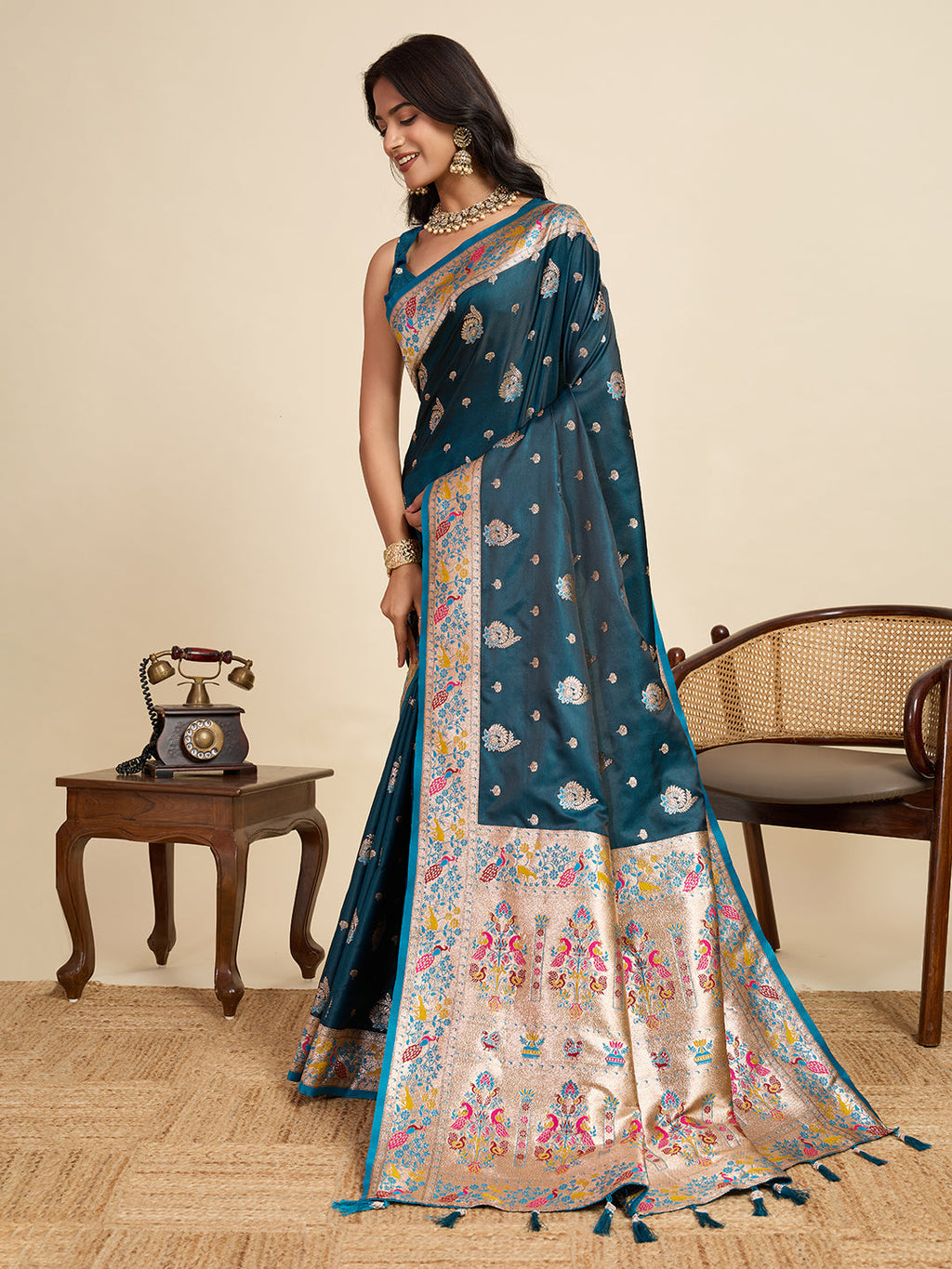 Vedant Vastram Soft Litchi Silk Paithani Jacquard Saree - Firozi
