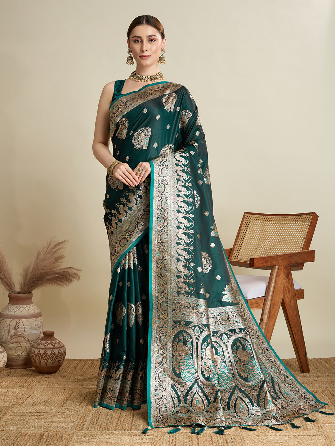 Vedant Vastram Soft Litchi SIlk Banarasi Silk Jacquard Saree - Green