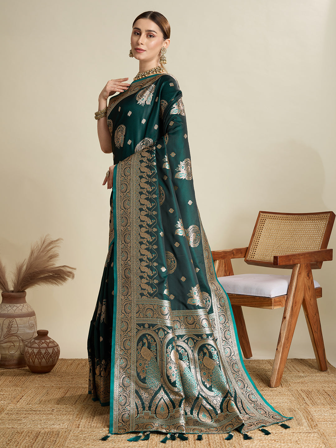Vedant Vastram Soft Litchi SIlk Banarasi Silk Jacquard Saree - Green