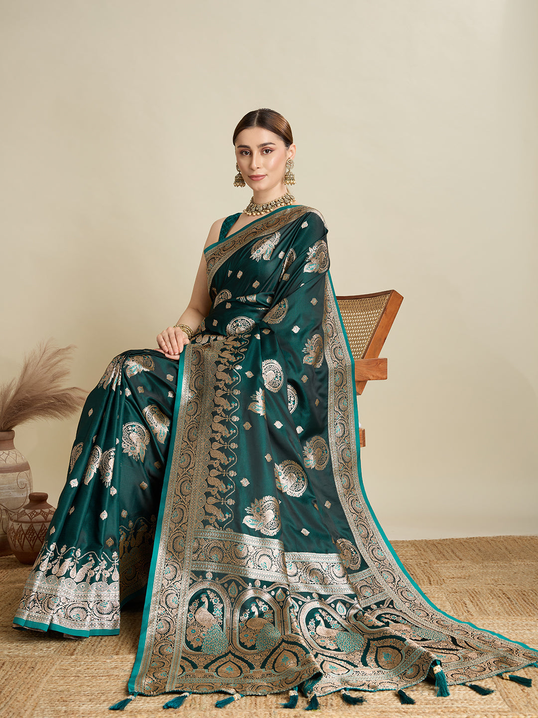 Vedant Vastram Soft Litchi SIlk Banarasi Silk Jacquard Saree - Green