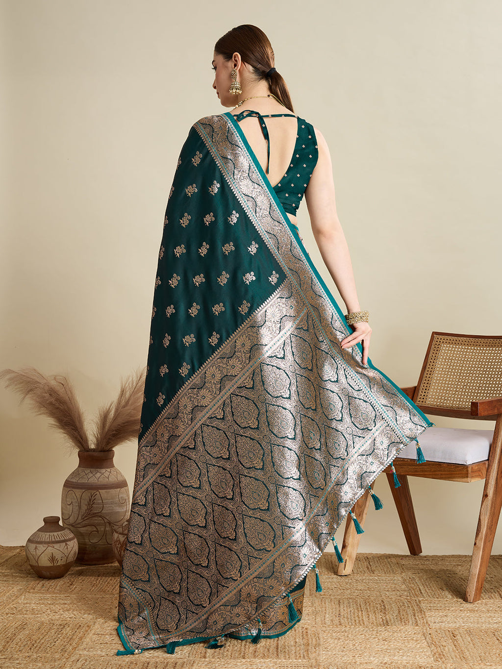 Vedant Vastram Soft Litchi SIlk Banarasi Silk Jacquard Saree - Green