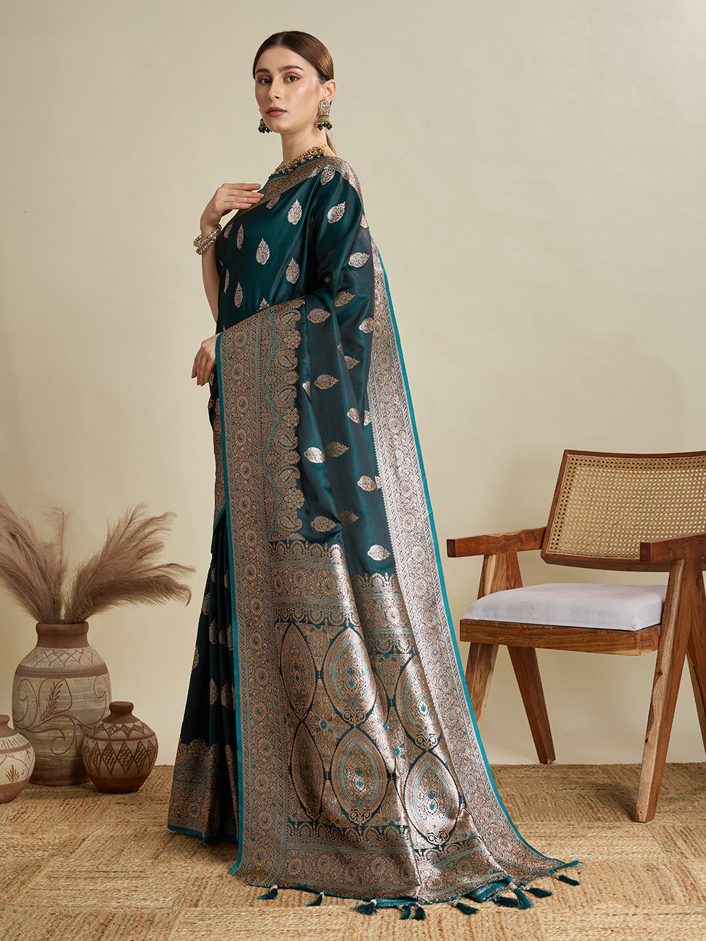 Vedant Vastram Soft Litchi SIlk Banarasi Silk Jacquard Saree - Green