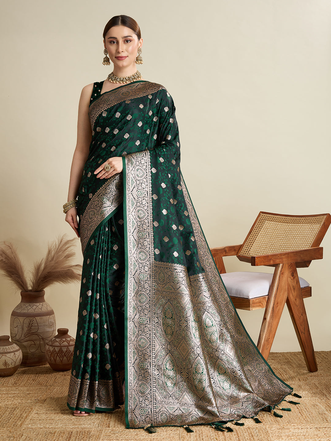 Vedant Vastram Soft Litchi SIlk Banarasi Silk Jacquard Saree - Green