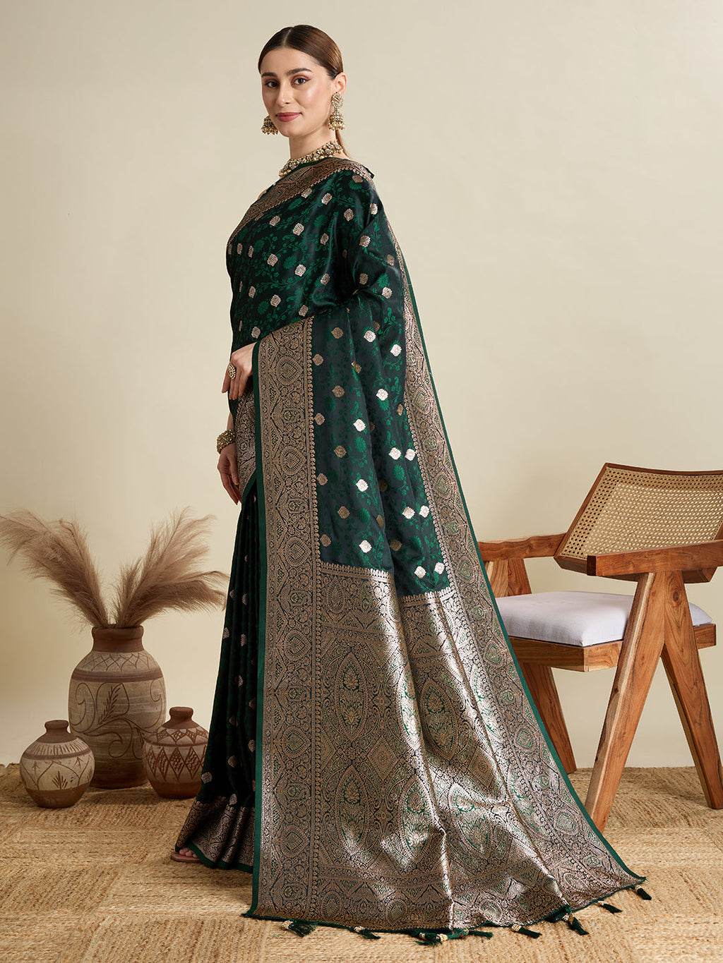 Vedant Vastram Soft Litchi SIlk Banarasi Silk Jacquard Saree - Green