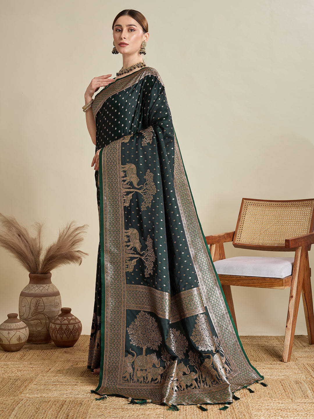 Vedant Vastram Soft Litchi SIlk Banarasi Silk Jacquard Saree - Green