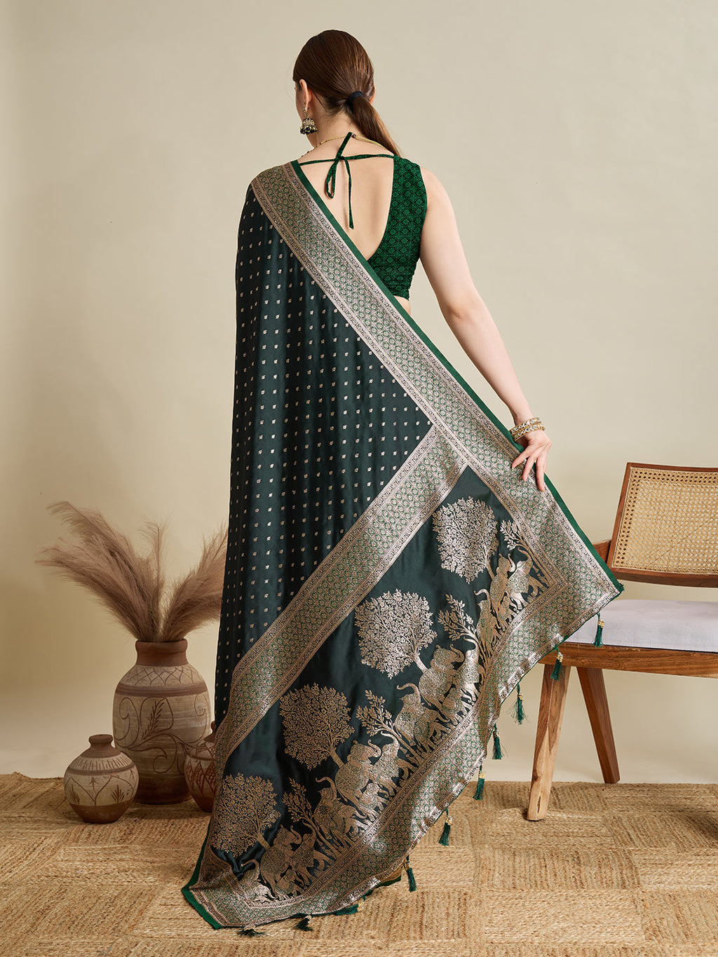 Vedant Vastram Soft Litchi SIlk Banarasi Silk Jacquard Saree - Green