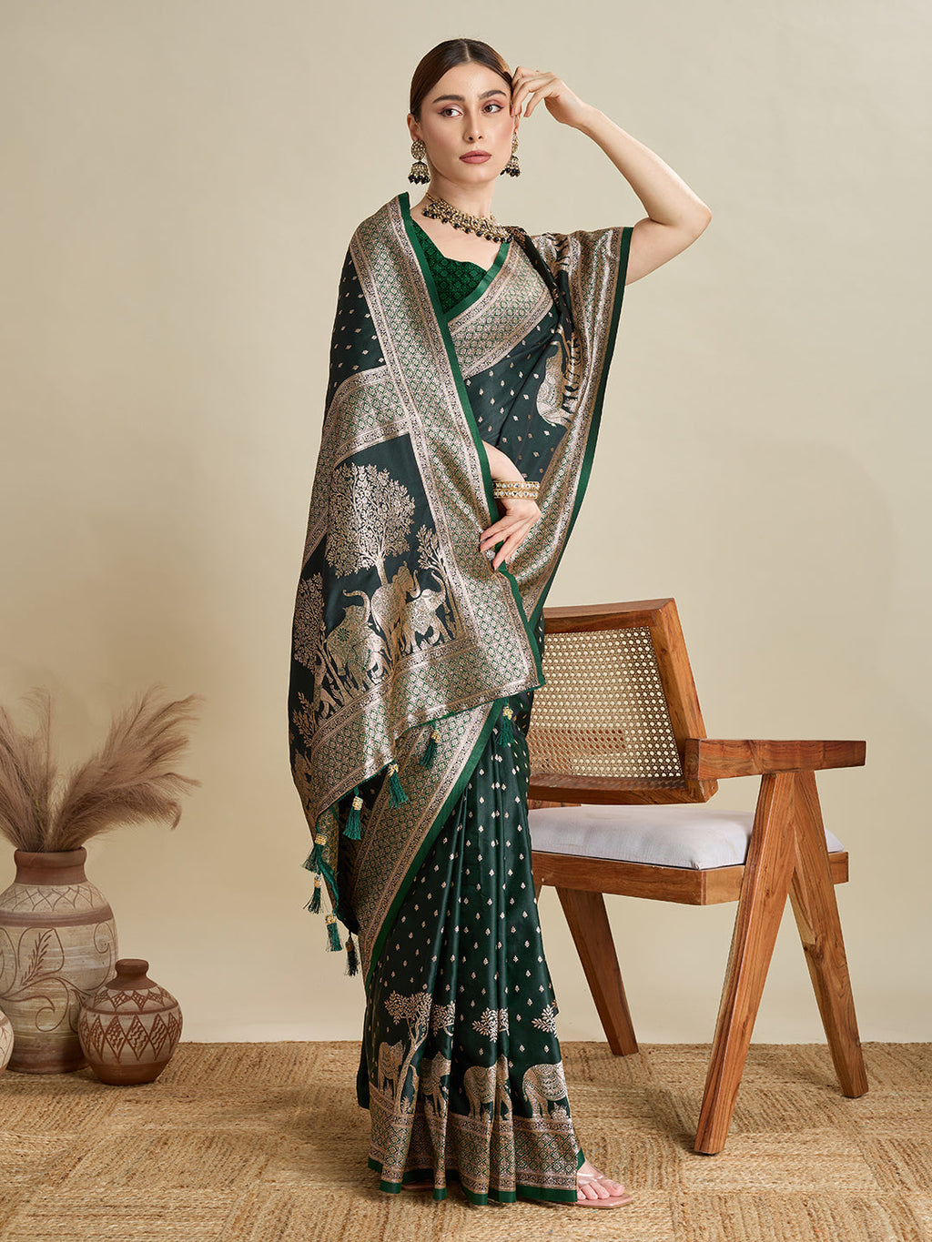 Vedant Vastram Soft Litchi SIlk Banarasi Silk Jacquard Saree - Green