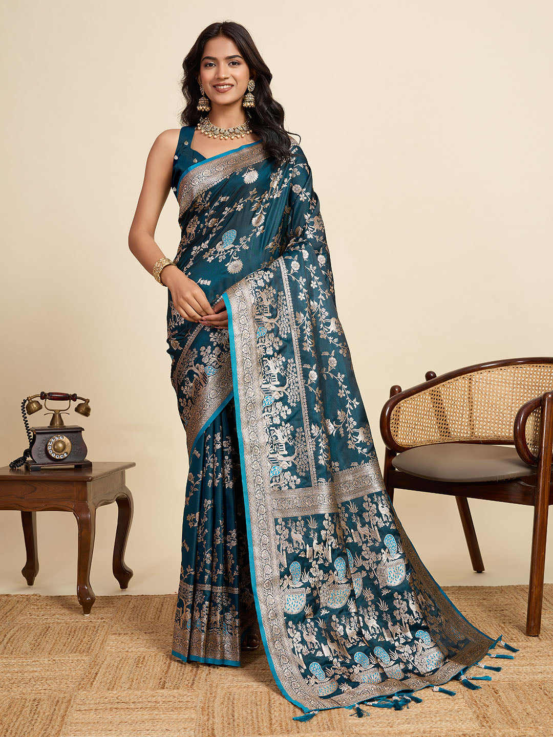 Vedant Vastram Soft Litchi Silk Paithani Jacquard Saree - Firozi