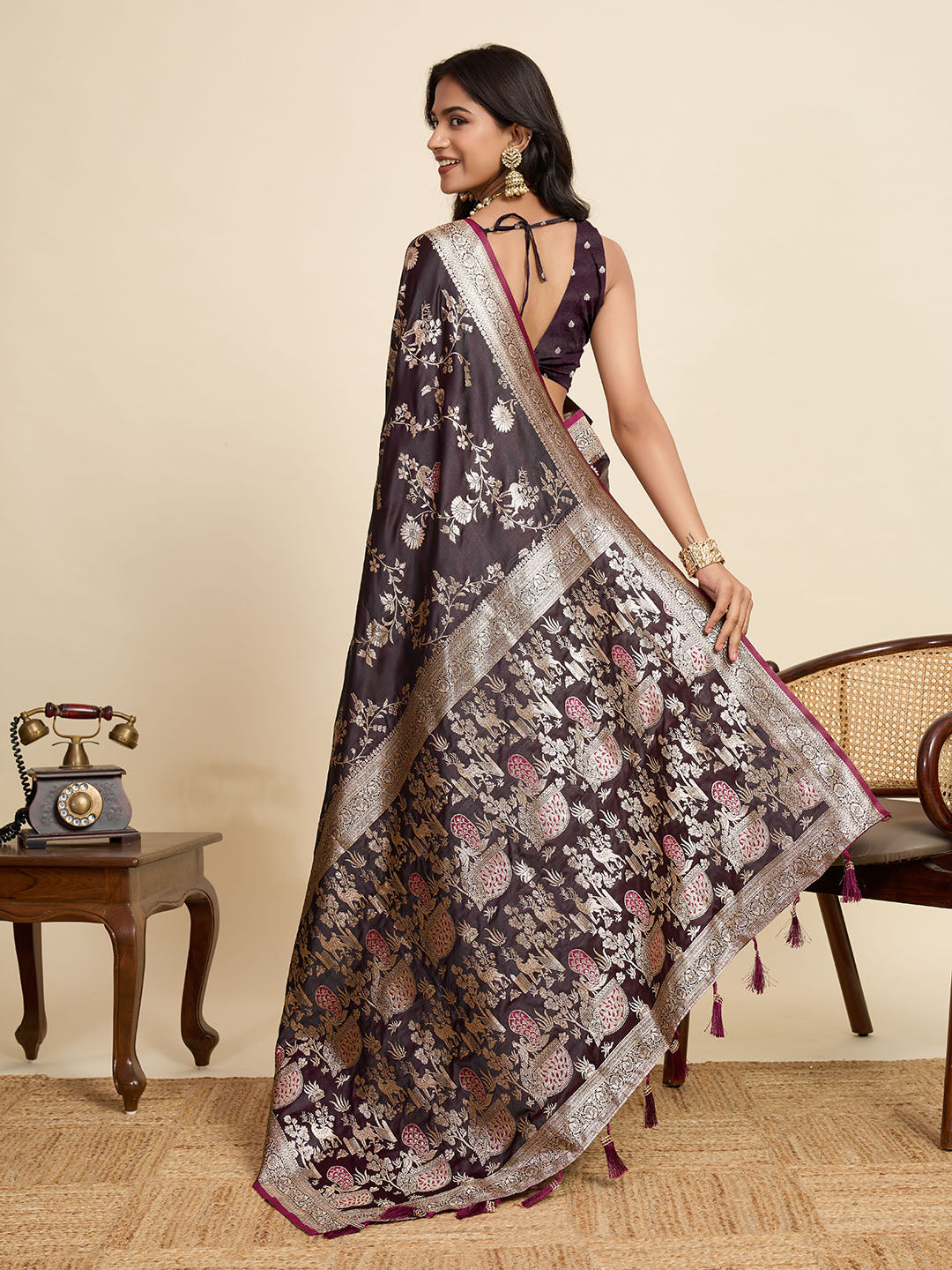 Vedant Vastram Soft Litchi Silk Paithani Jacquard Saree - Wine