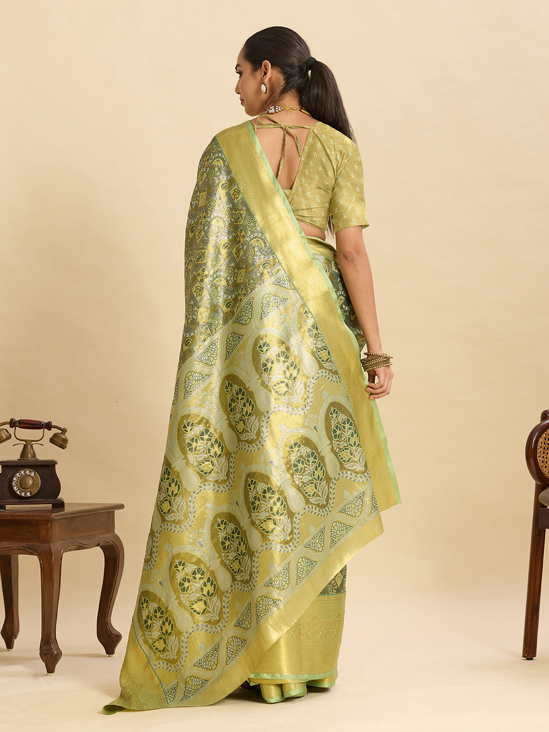 Vedant Vastram Soft Litchi Silk Banarasi Silk Jacquard Saree - Pista