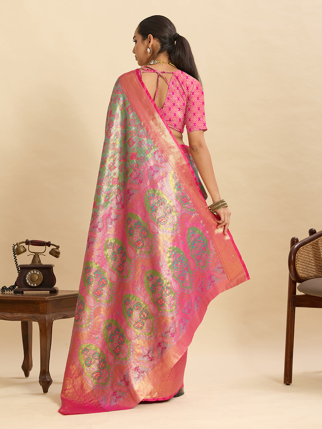 Vedant Vastram Soft Litchi Silk Banarasi Silk Jacquard Saree - Rani