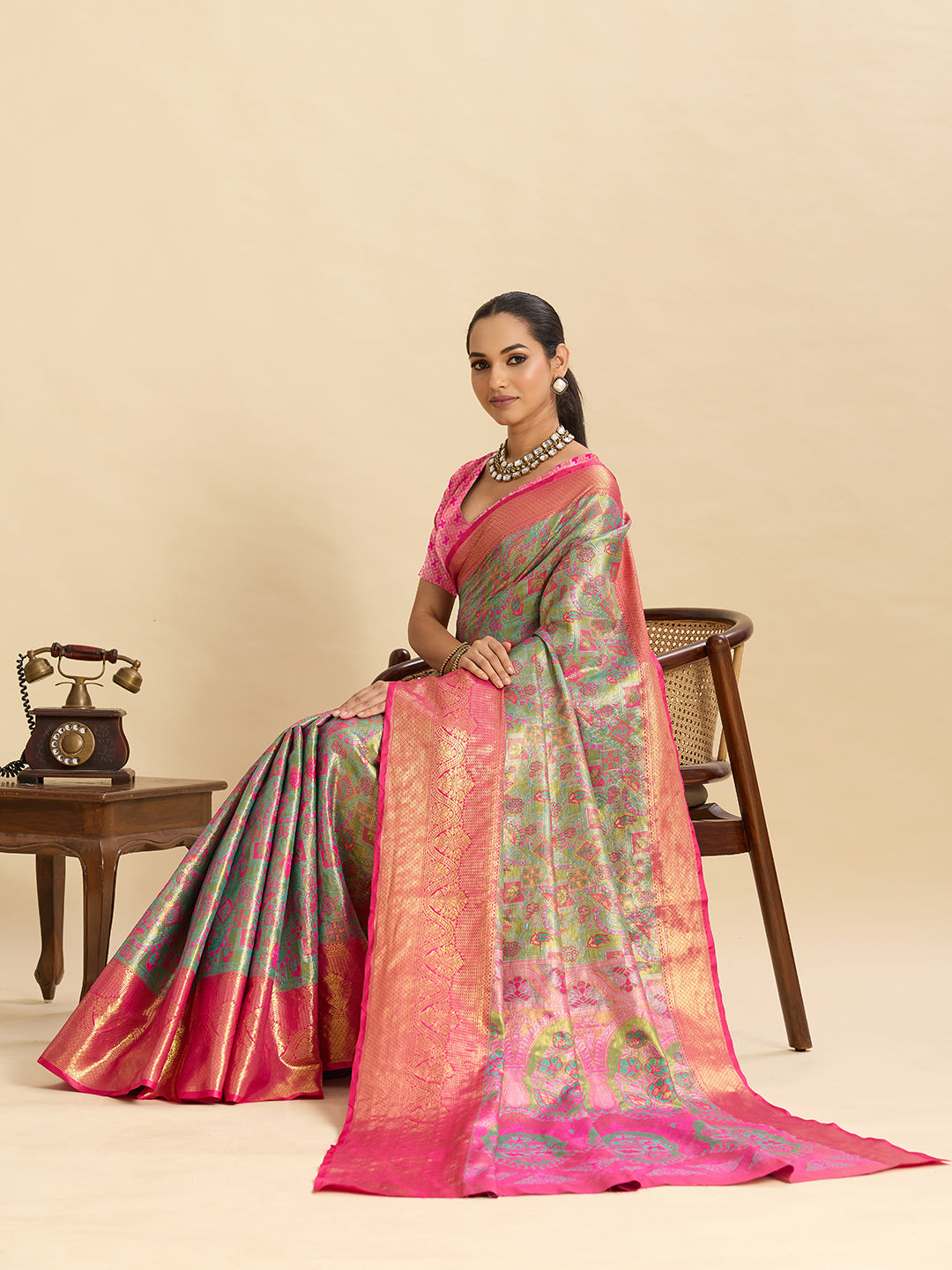 Vedant Vastram Soft Litchi Silk Banarasi Silk Jacquard Saree - Rani