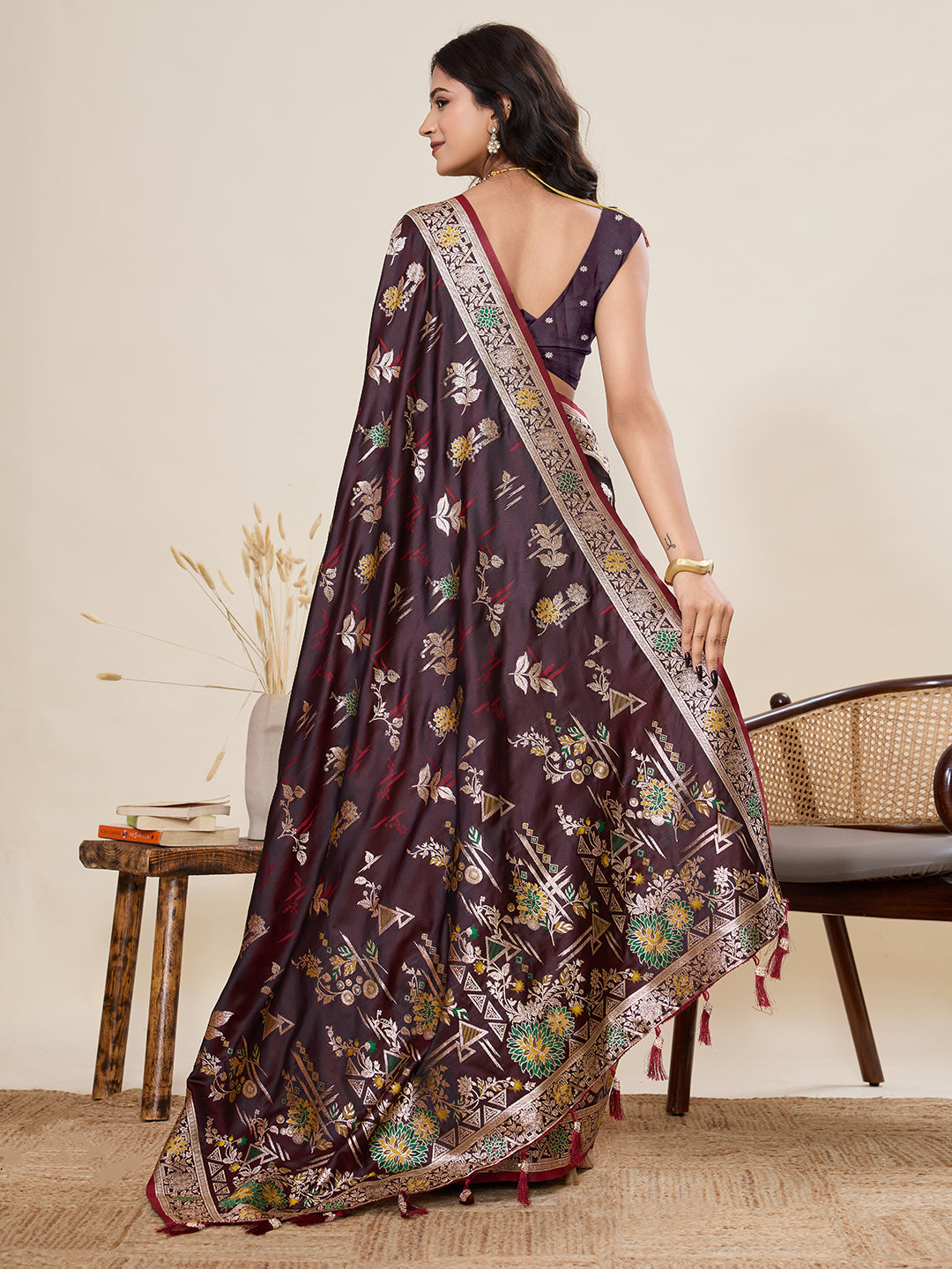 Vedant Vastram Soft Litchi Silk Banarasi Silk Jacquard Saree - Maroon