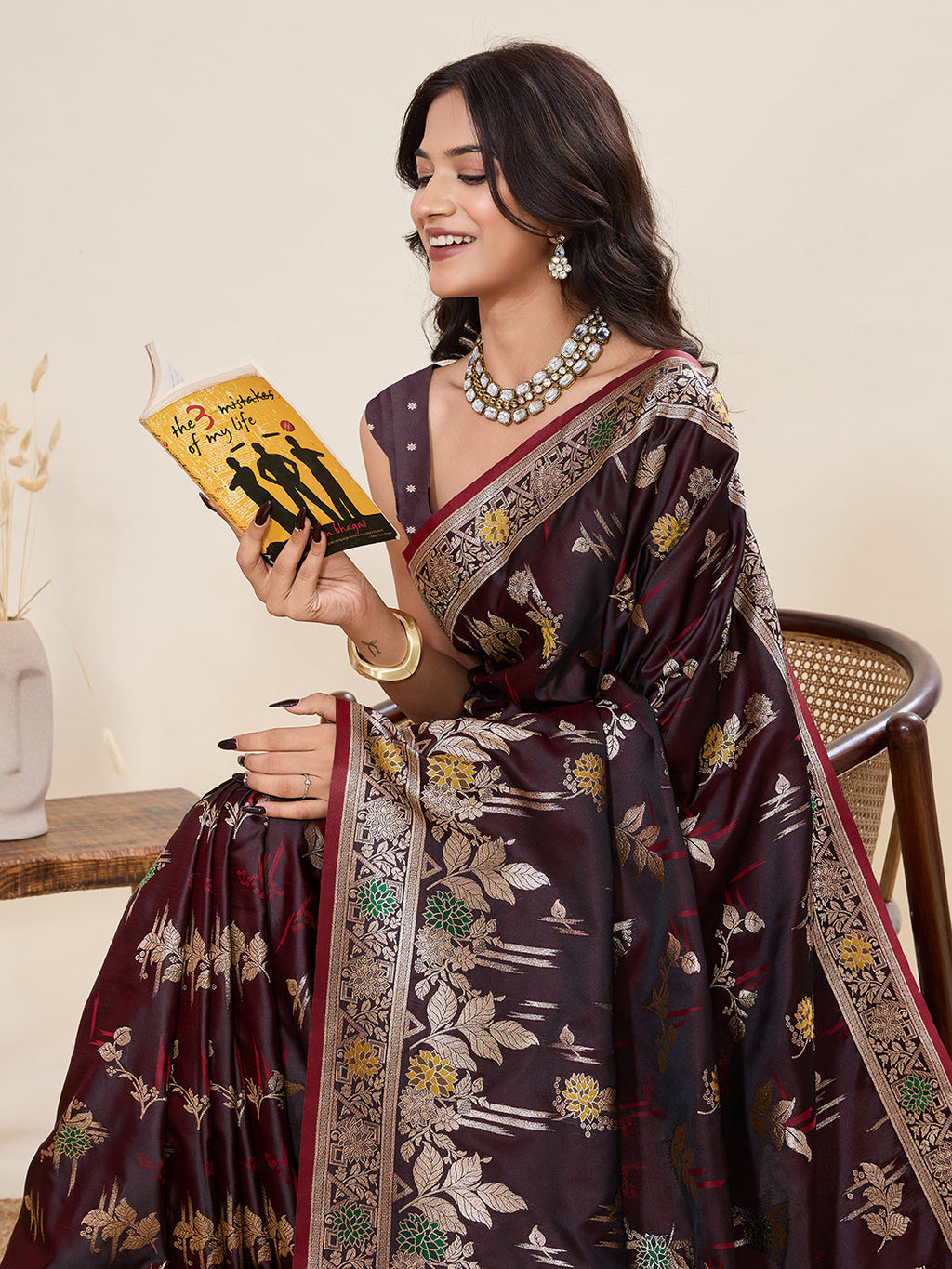 Vedant Vastram Soft Litchi Silk Banarasi Silk Jacquard Saree - Maroon