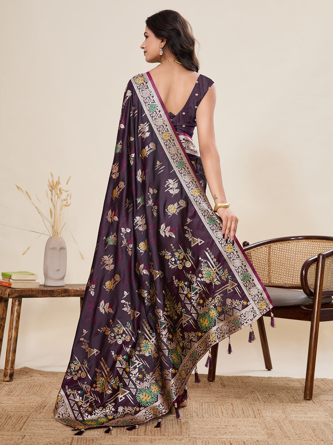 Vedant Vastram Soft Litchi Silk Banarasi Silk Jacquard Saree - Wine