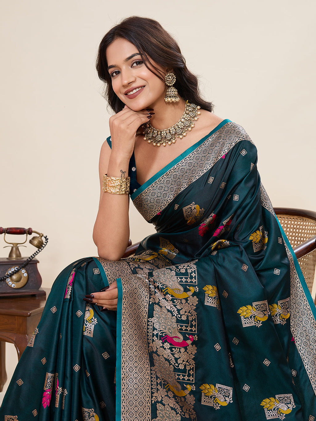 Vedant Vastram Soft Litchi Silk Banarasi Silk Jacquard Saree - Firozi