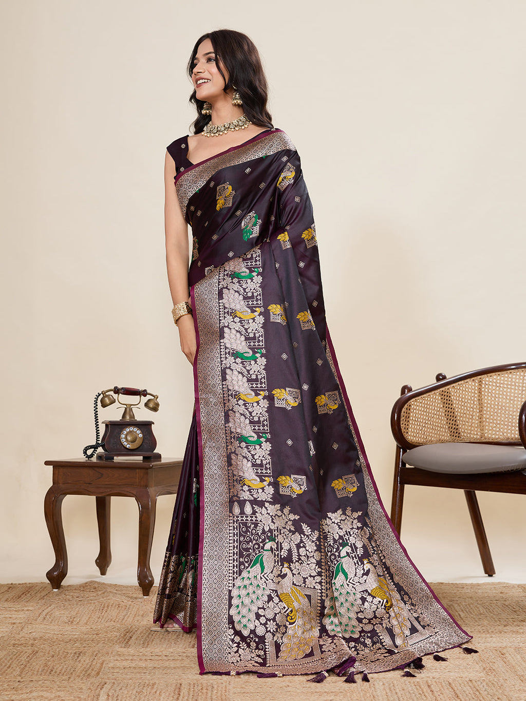Vedant Vastram Soft Litchi Silk Banarasi Silk Jacquard Saree - Wine