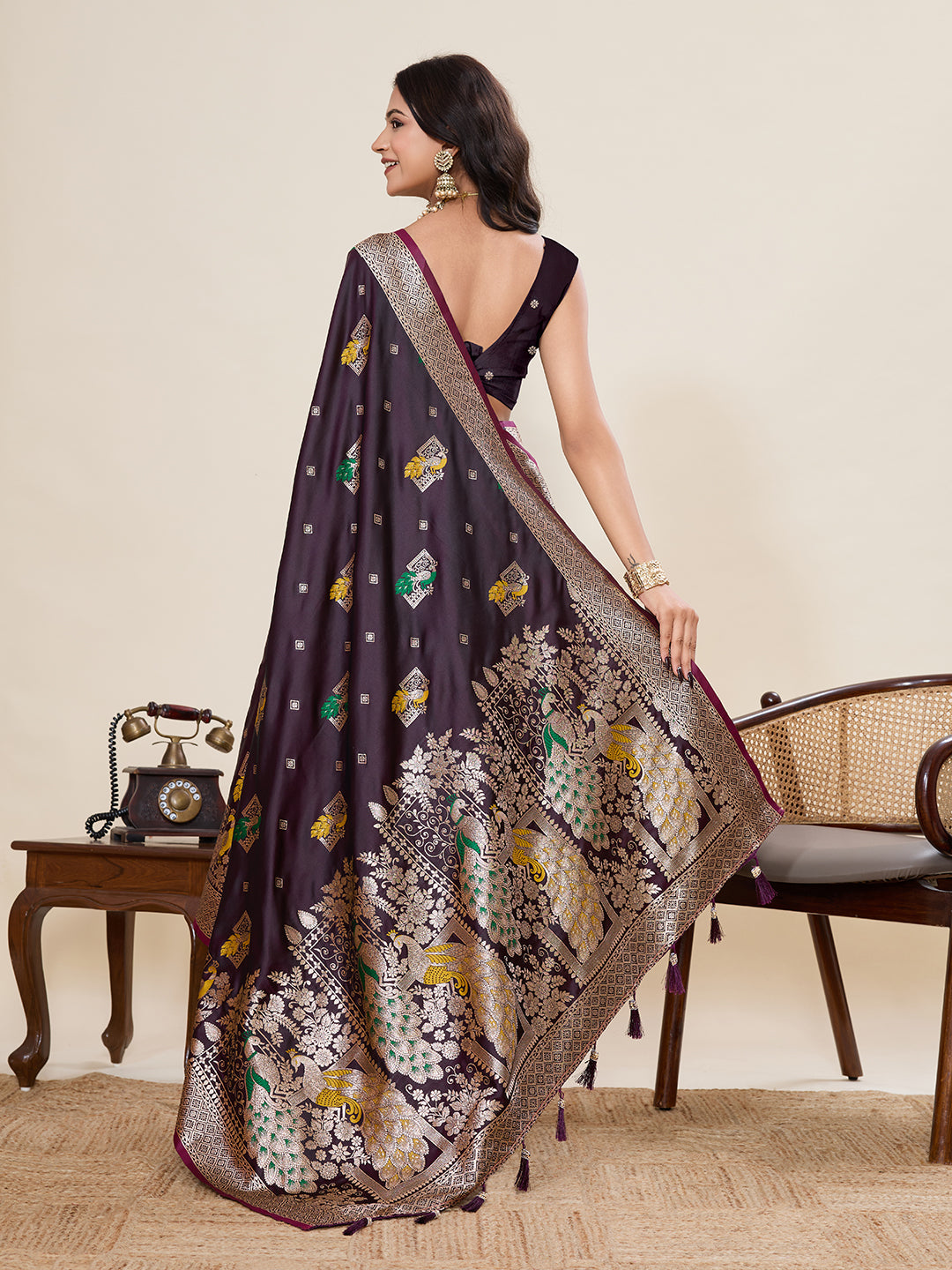 Vedant Vastram Soft Litchi Silk Banarasi Silk Jacquard Saree - Wine