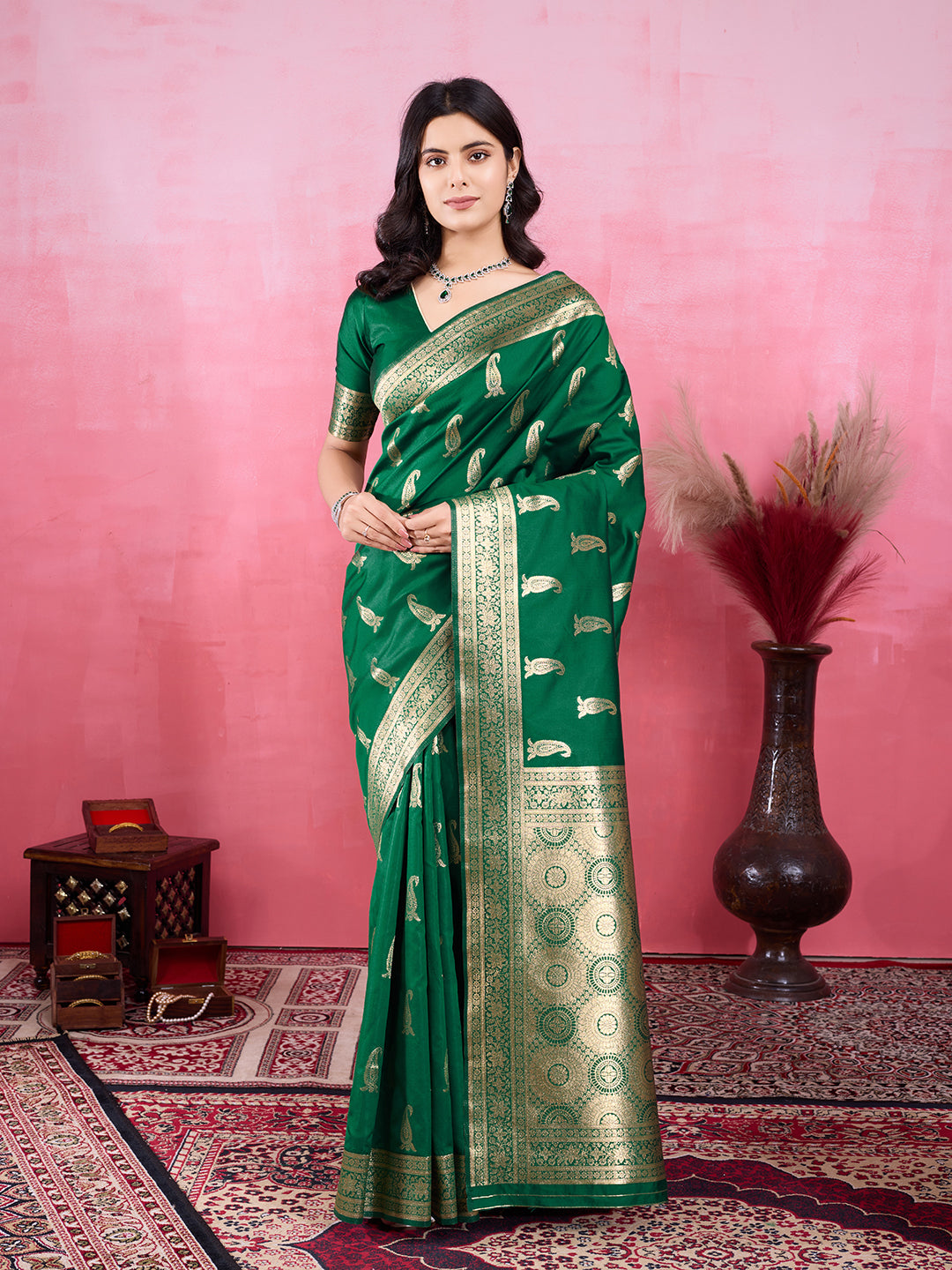 Vedant Vastram Banarasi Silk Fashion Saree - Green