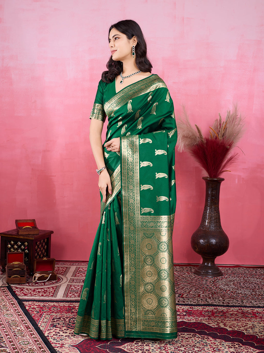 Vedant Vastram Banarasi Silk Fashion Saree - Green