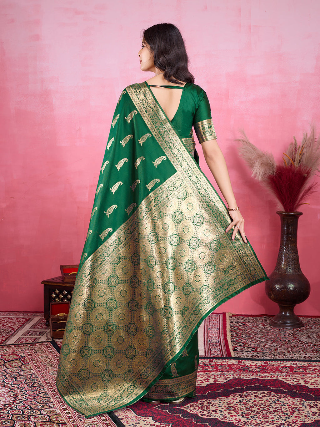 Vedant Vastram Banarasi Silk Fashion Saree - Green