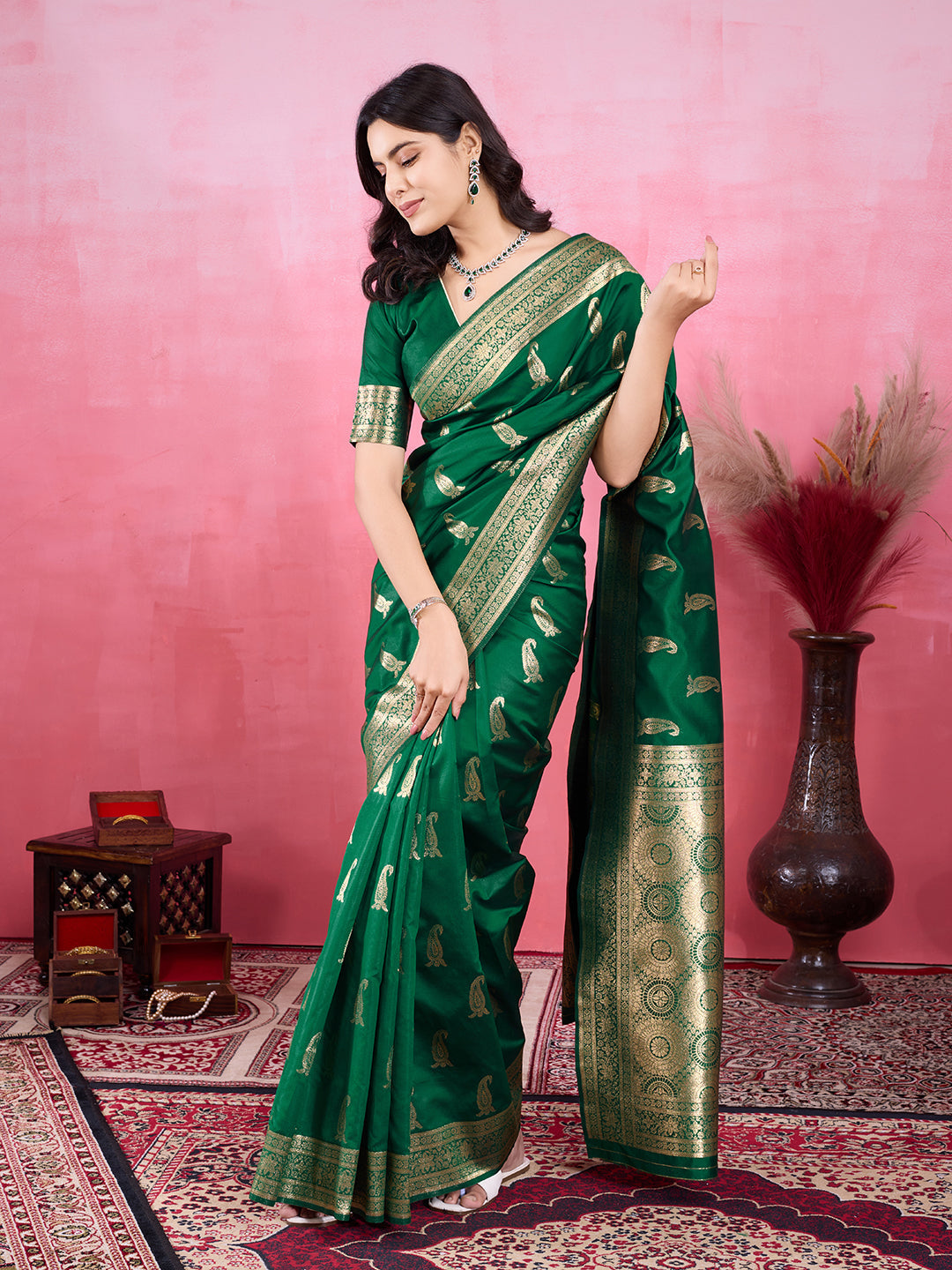 Vedant Vastram Banarasi Silk Fashion Saree - Green