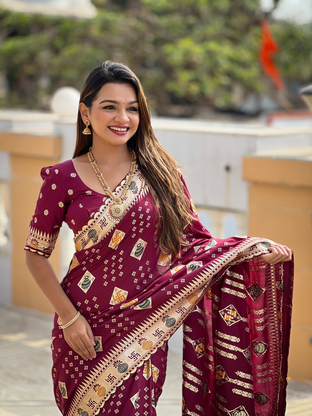 Vedant Vastram Soft Dola Silk Fancy Jacquard Bollywood Saree - Maroon