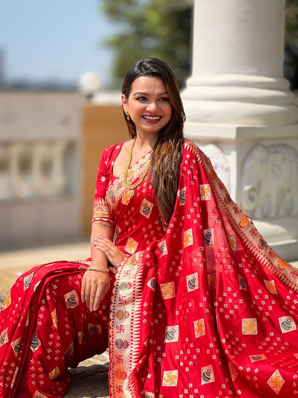 Vedant Vastram Soft Dola Silk Fancy Jacquard Bollywood Saree - Red