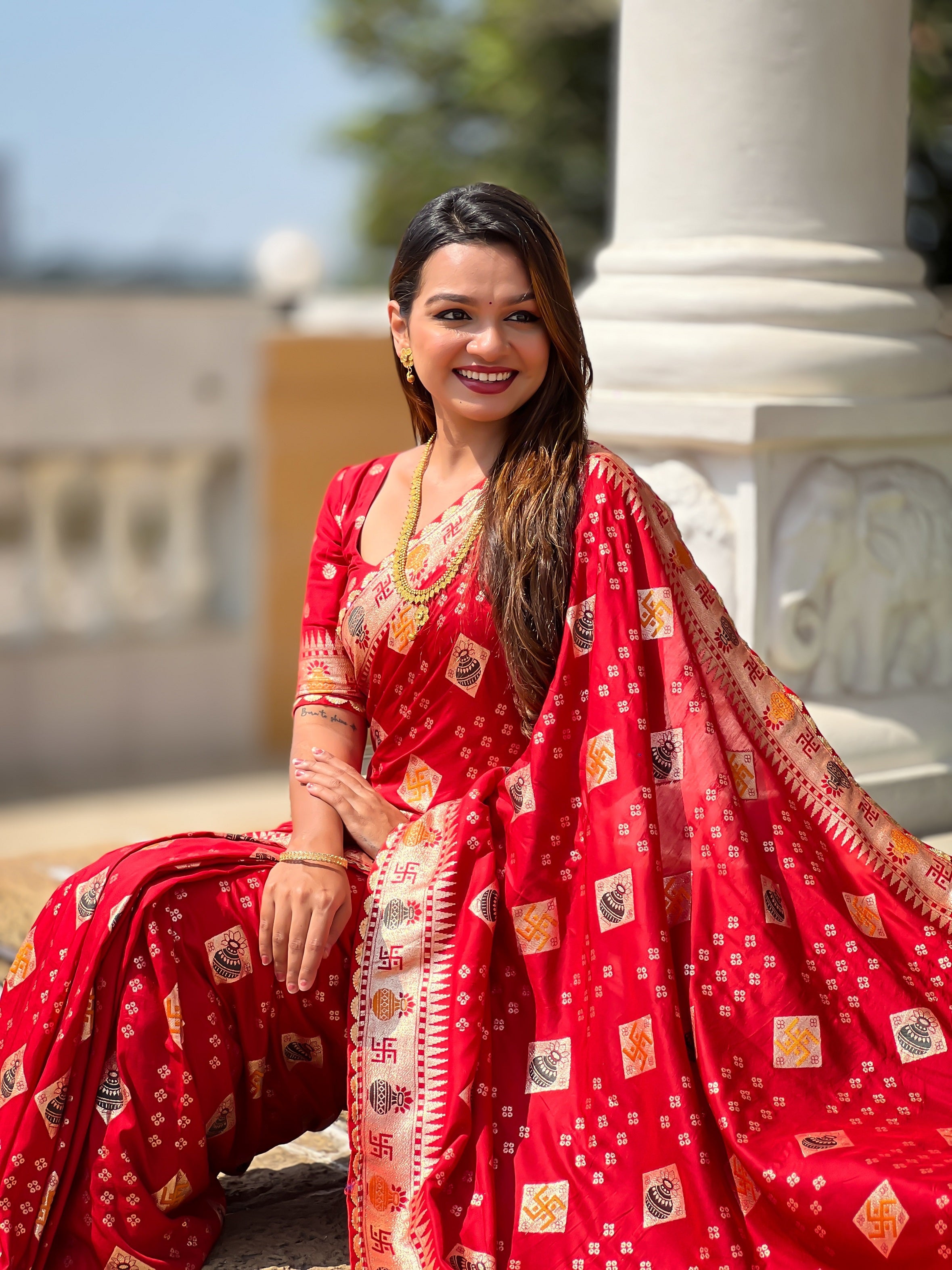 Vedant Vastram Soft Dola Silk Fancy Jacquard Bollywood Saree - Red