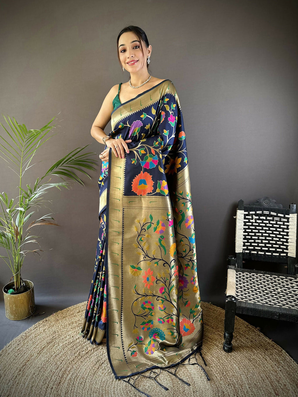 Joban Fashion Navy Blue Zari Woven Floral Motifs Soft Silk Paithani Silk Saree - Distacart