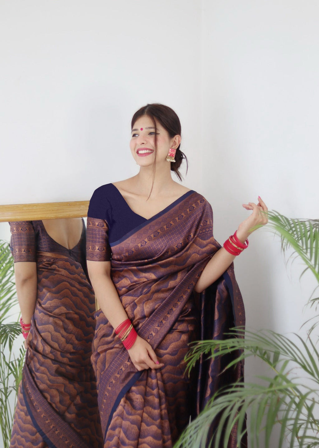 Vamika Weaving Banarasi Jacquard navy Kanjivaram Saree