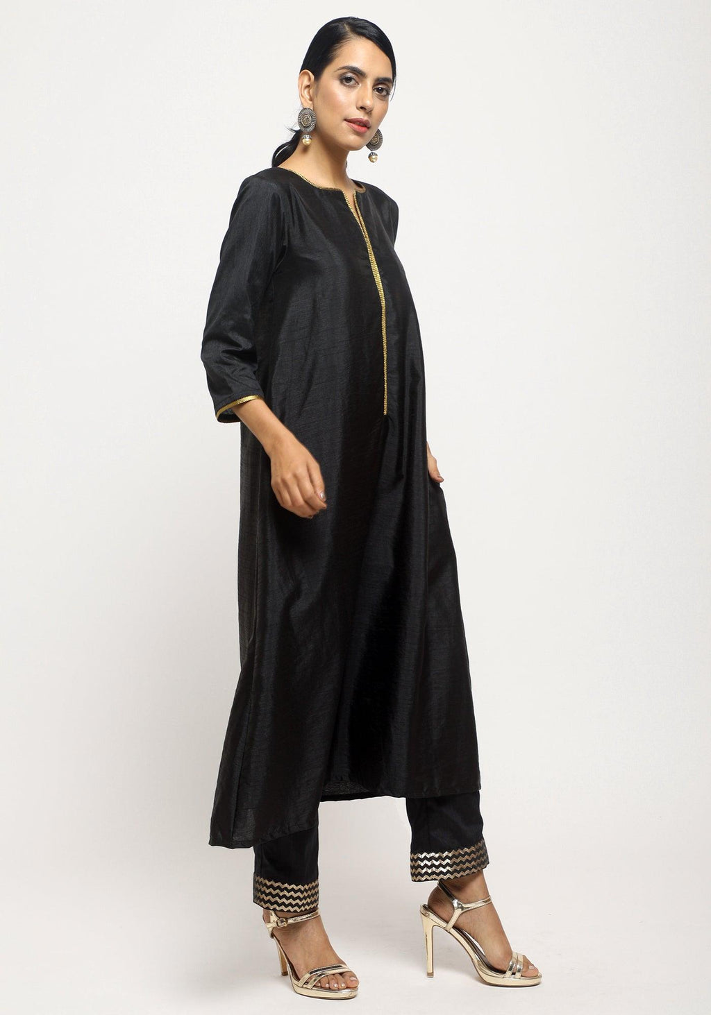 trueBrowns Black Laced Kurta- Foil Pant - Distacart