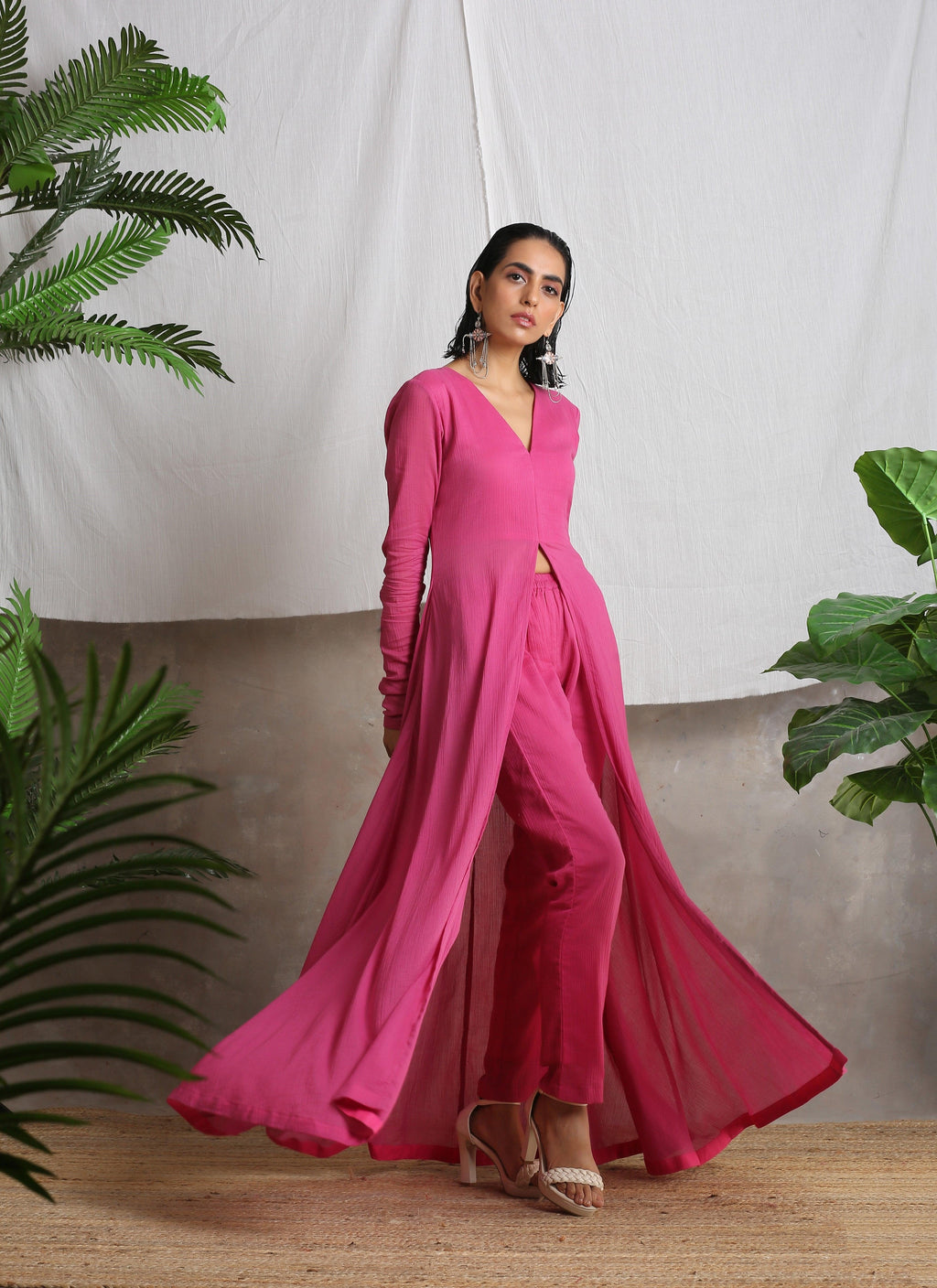 trueBrowns Magenta Pink Crinkled Pant