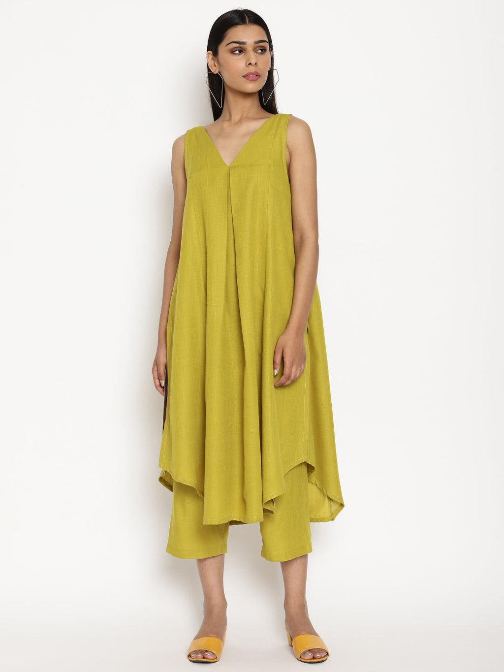 trueBrowns Cotton Linen Lime Green Sleeveless Flared Kurta Pant Set | Relove - Distacart