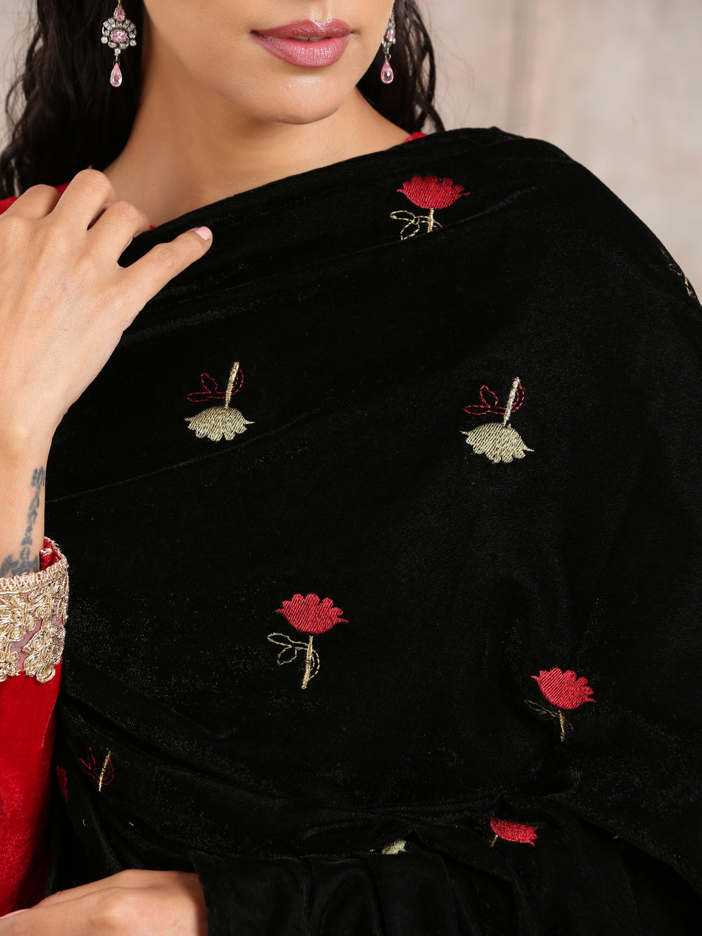 trueBrowns Black Velvet Silk Embroidered Lace Ready Pleated Saree