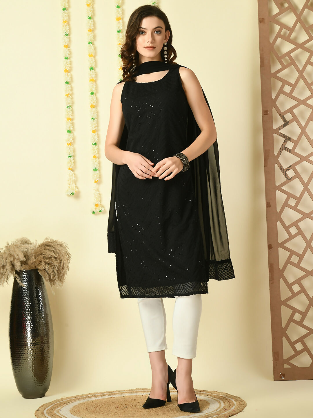 Myshka Women's Black Georgette Sleeveless Straight Party Kurta With Dupatta Set