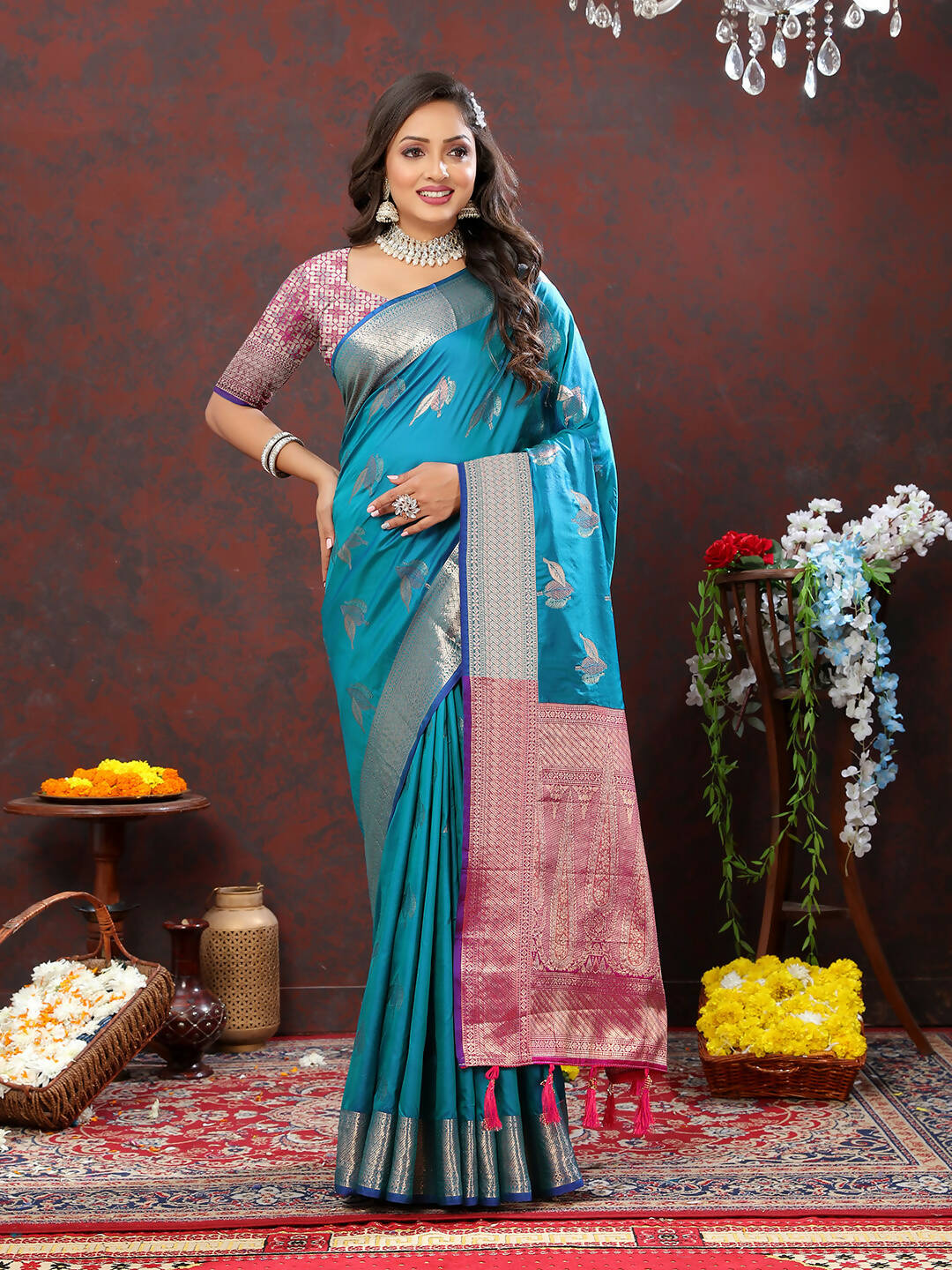 Lorenvalley Fashion Rama Soft Silk Woven Design Zari Weaving Saree