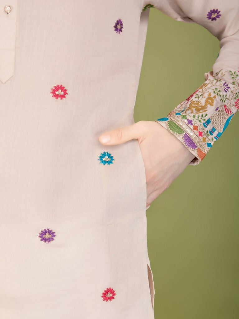 Vastranavya Ivory Exclusive Festival Wear Viscose Silk Thread & Sequence Embroidered Work Kurta