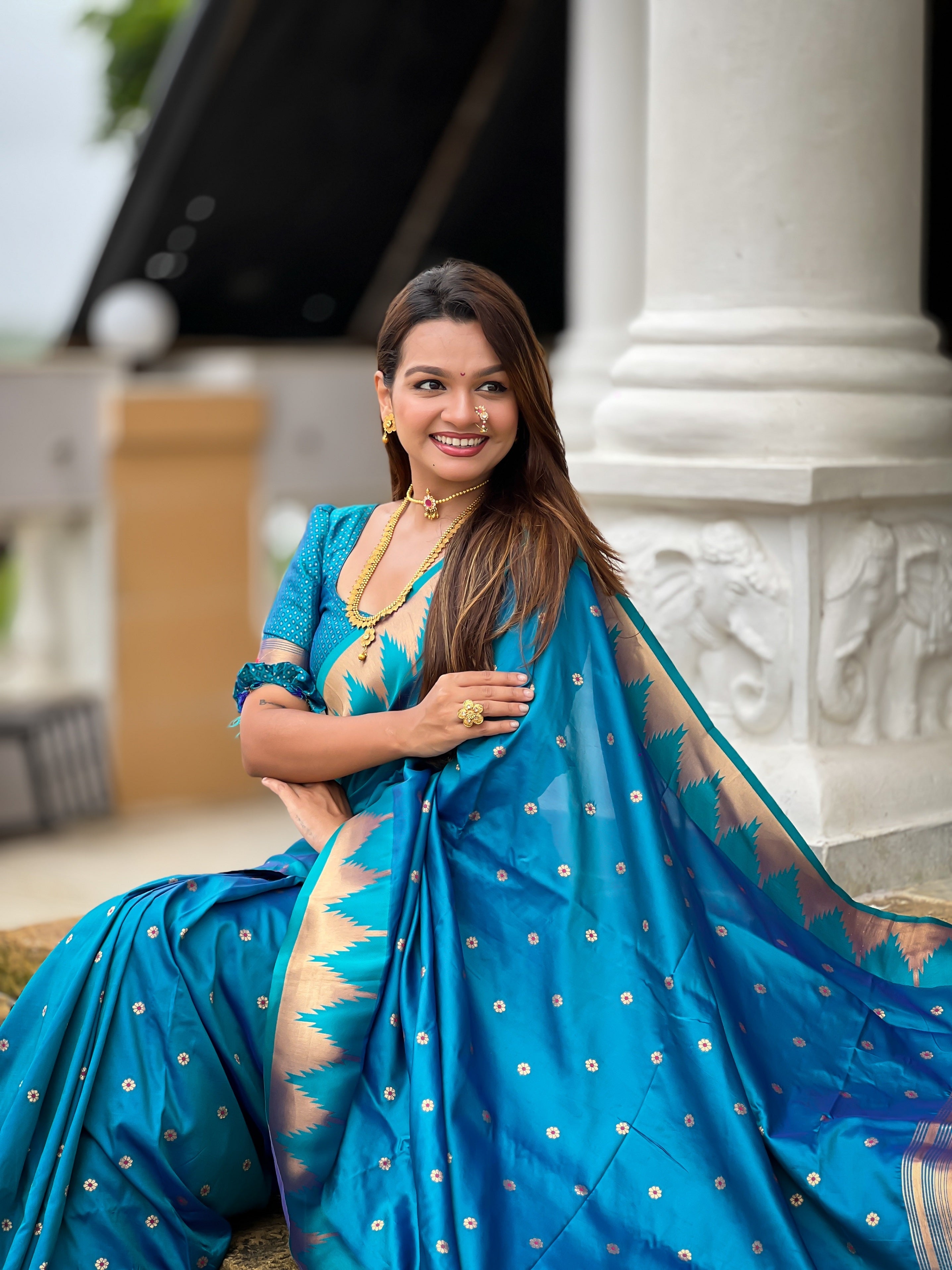 Vedant Vastram Soft Litchi Silk Banarasi Silk Jacquard Saree - Firozi